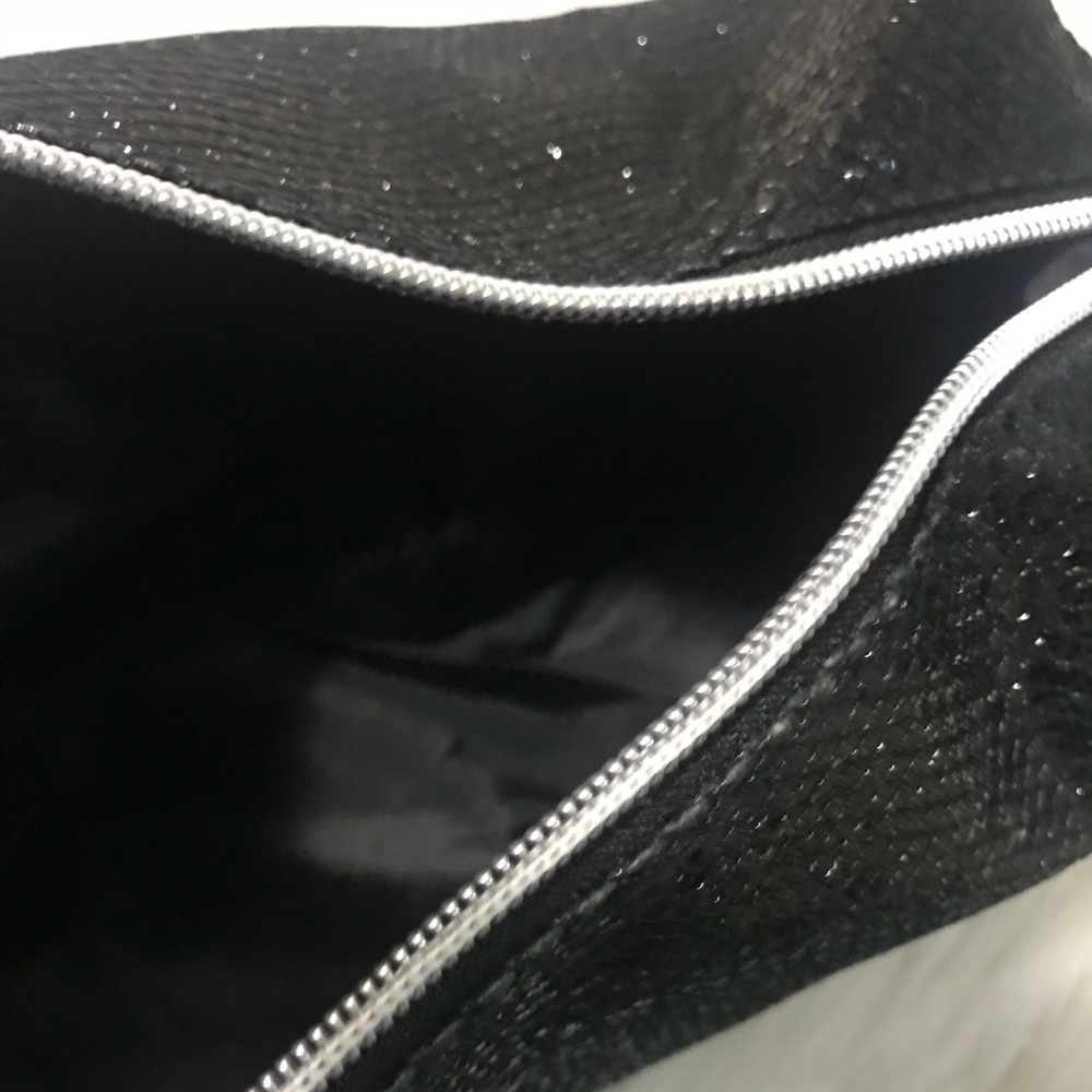 Makeup bag - Picture 3 of 3